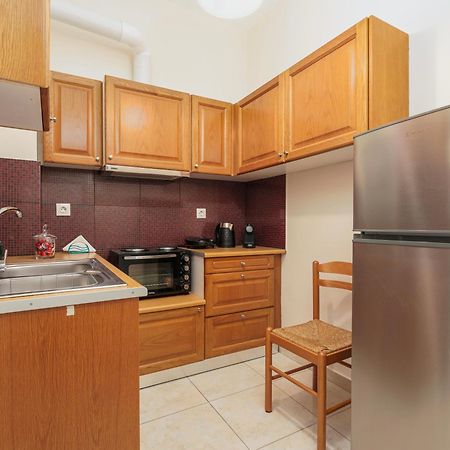 Nostos Apartment, With A Spacious Backyard Loútsa Exterior foto