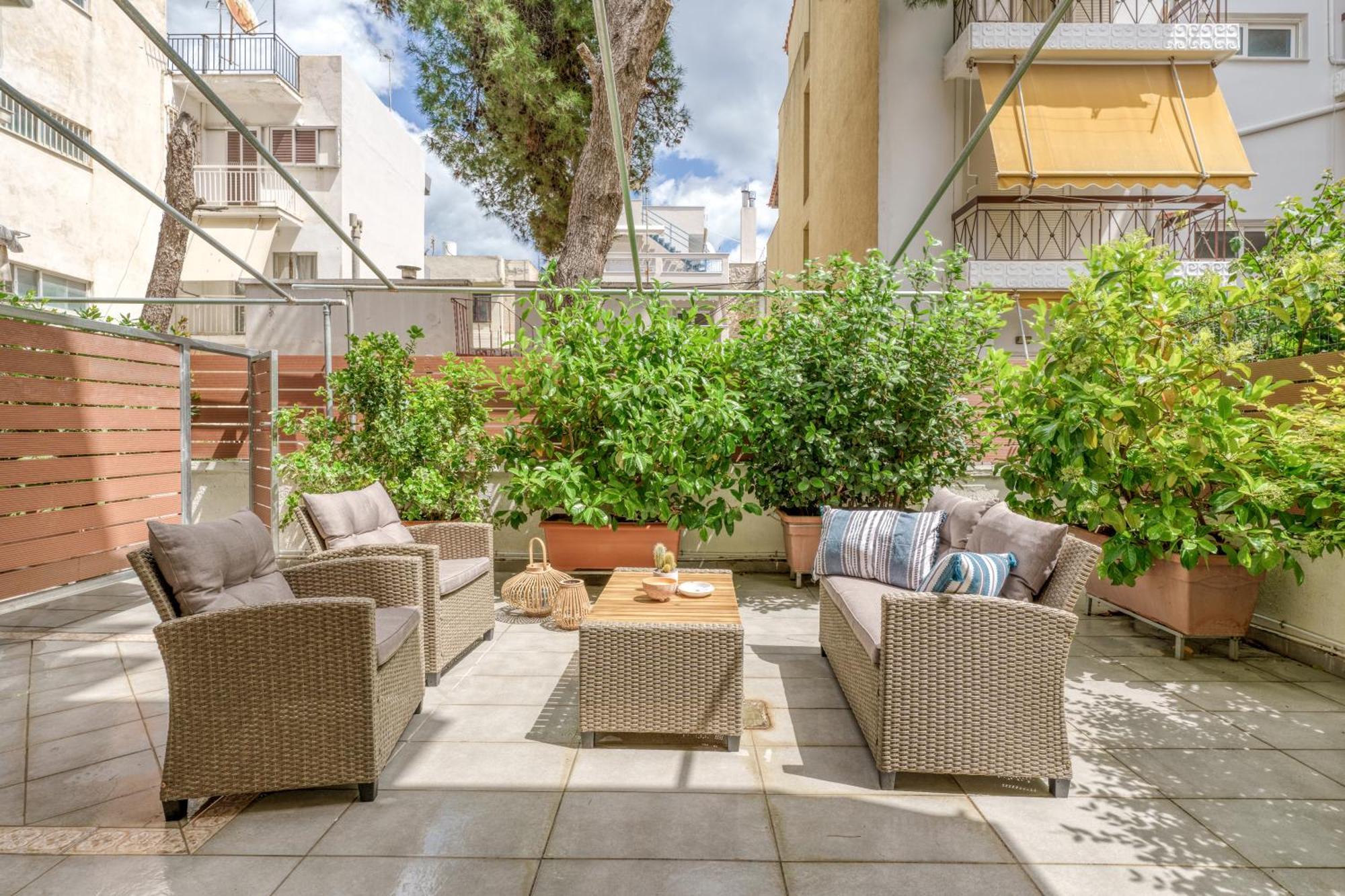Nostos Apartment, With A Spacious Backyard Loútsa Exterior foto